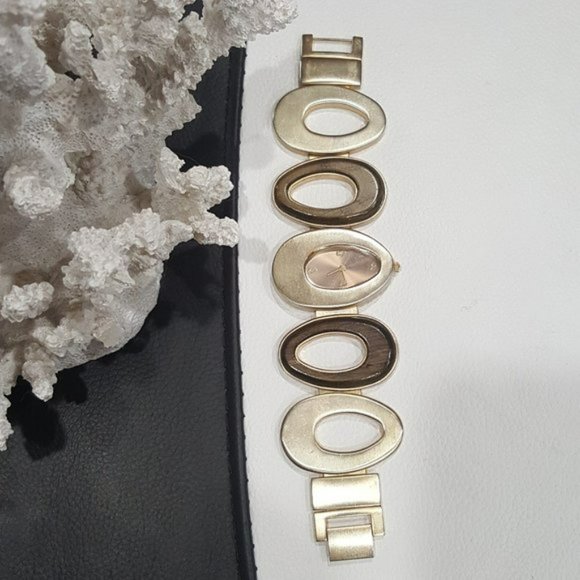 💋STUNNING BOHO CHIC💋Vintage 70's Mod Gold & Wood Bracelet Watch - Picture 4 of 13